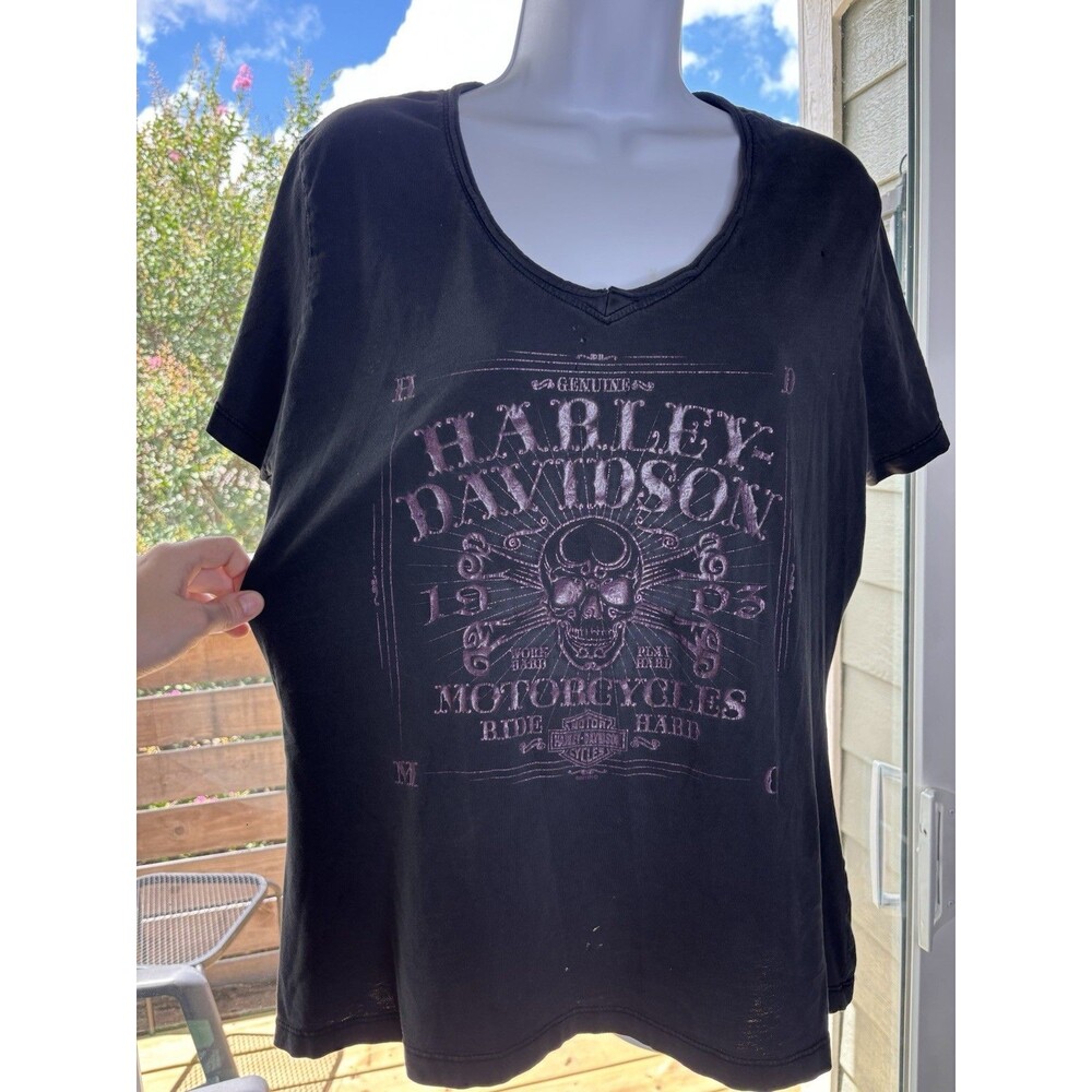 VTG Y2K XL Harley-Davidson Black Skull Graphic V-Neck T-Shirt